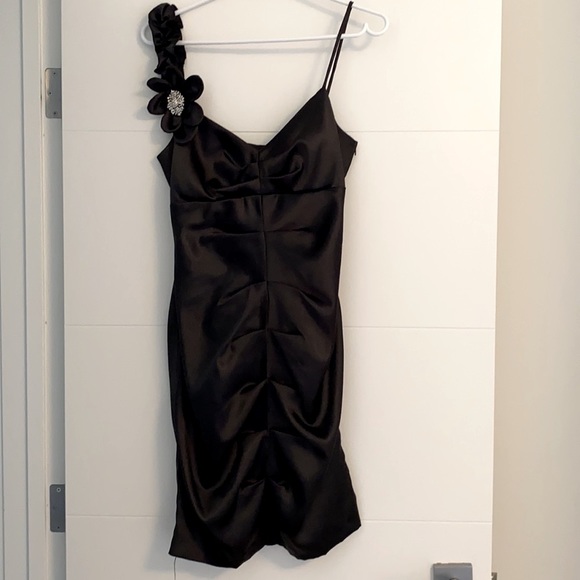 Beautiful little black dress - Picture 1 of 4